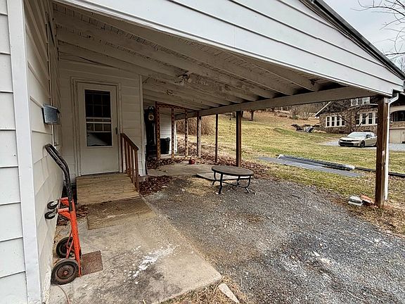 5th image of 253 Standing Stone Ave
