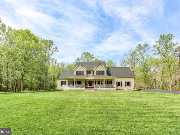 839 Queen Anne Dr, Fredericksburg, VA 22406