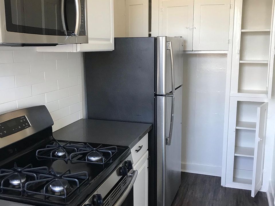 1st image of 563 N Heliotrope Dr APT 207