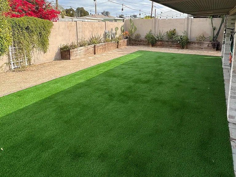 7614 E Avalon Dr — Photo 2