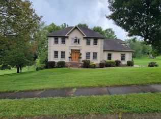7008 Victorian Dr, Fairmont, WV 26554