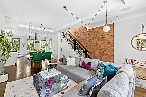 Sold by Compass | media 2