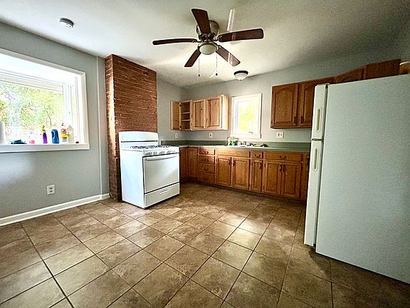 2nd image of 514 Danforth St APT 1