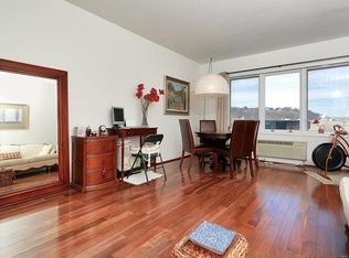 3208 City Pl, Edgewater, NJ