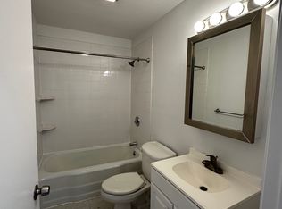 15 Patrick Henry St APT 22, Uxbridge, MA 01569