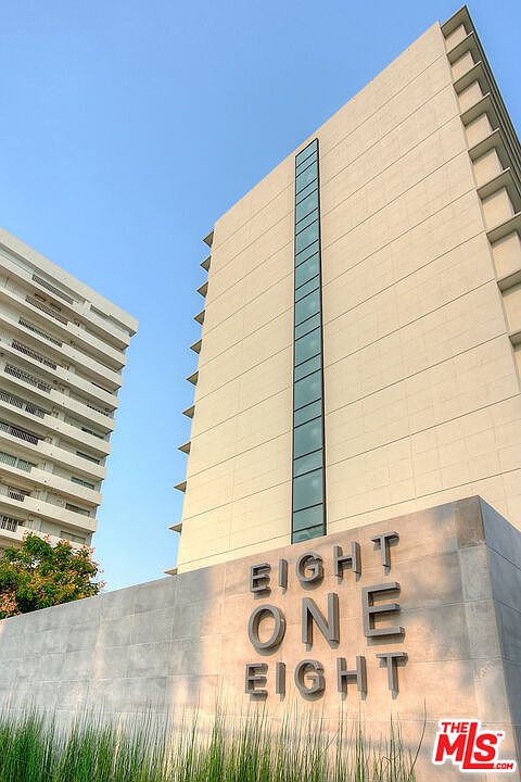 1st image of 818 N Doheny Dr APT 706