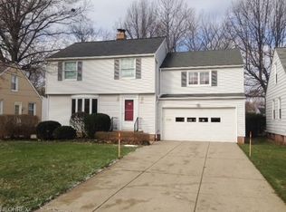 1664 Edgefield Rd, Lyndhurst, OH 44124