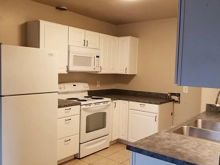2751 Leisure Dr — Photo 3