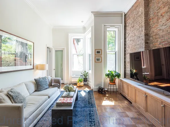58 Remsen St APT 1R, Brooklyn, NY 11201