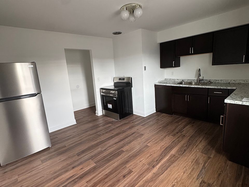 1st image of 110 E North St