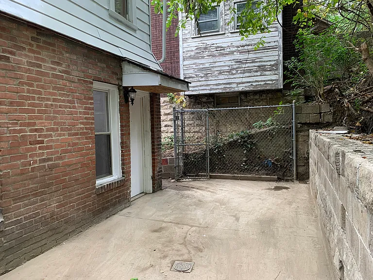 604 Haverhill St — Photo 14