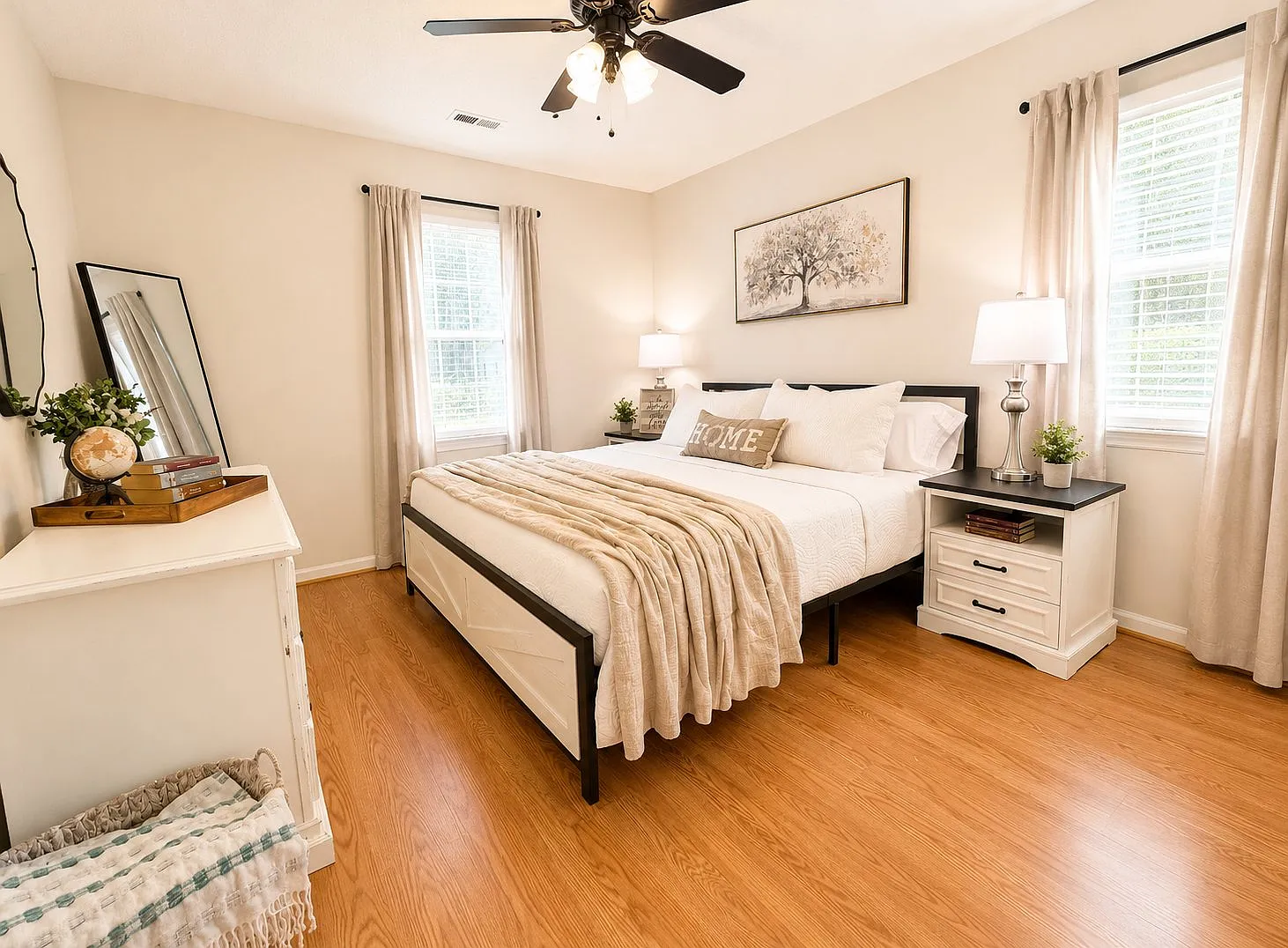 4 bed, 1258 sqft, $4,800 — Photo 4
