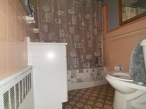 5th image of 350 Devereaux Ave #2