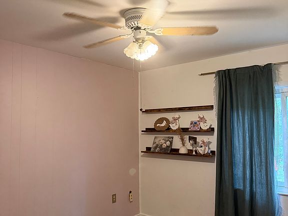 2nd image of 2540 Fairview Ave