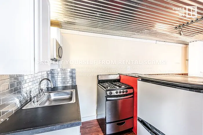 311 N Eureka Aly #A — Photo 6
