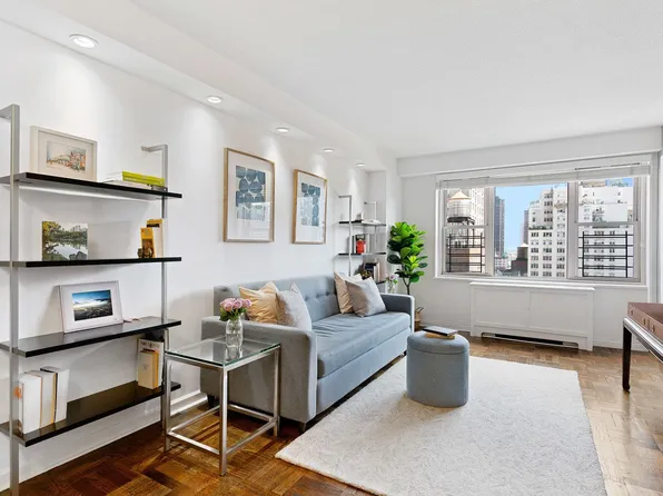 137 East 36th Street image 1 of 14