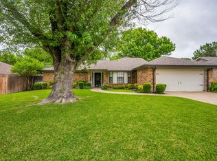 7312 Hialeah Cir W, North Richland Hills, TX 76182