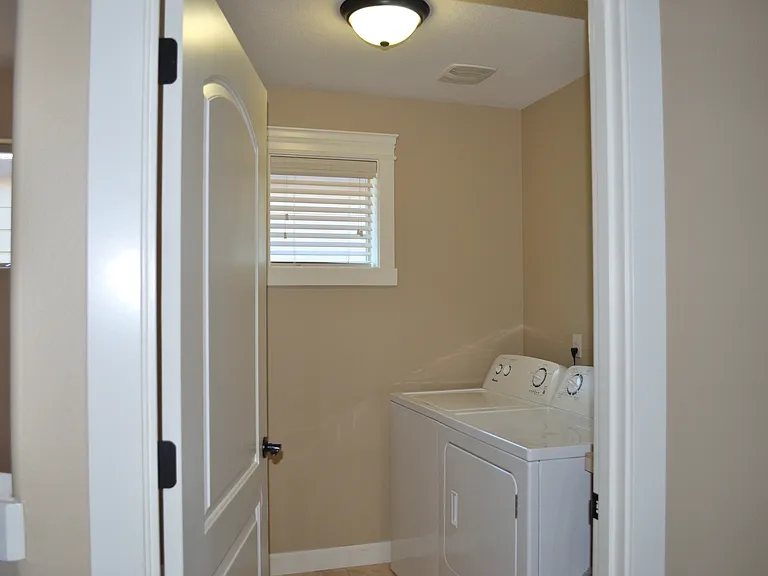 9706 NE 75th Way — Photo 18