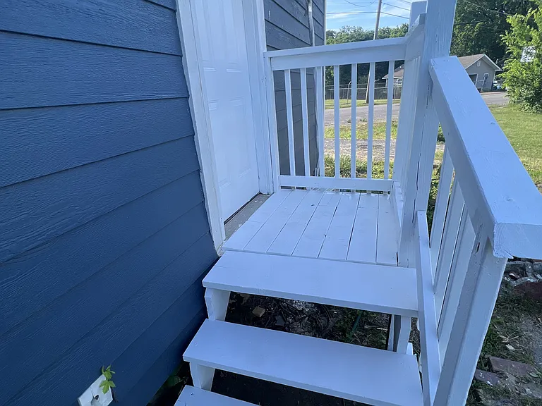 2305 Glass St — Photo 12