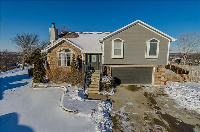 1st image of 905 SW Abar Dr