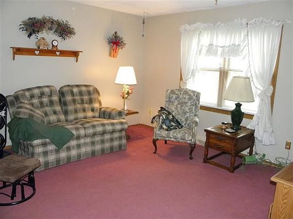 5th image of 332 Woodcock Dr