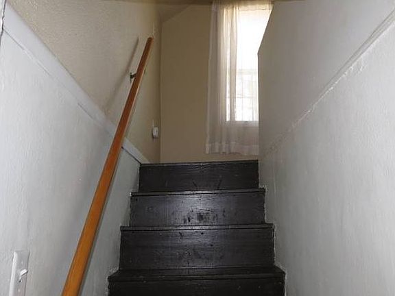 3rd image of 1601 Jackson Ave