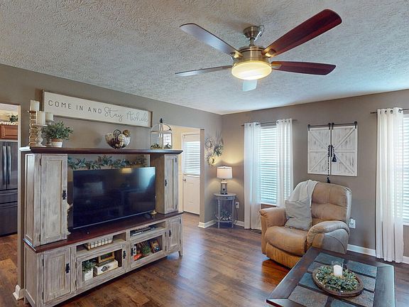 2nd image of 610 Preston Dr