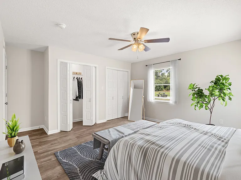 270 Bruce Cir #6 — Photo 23