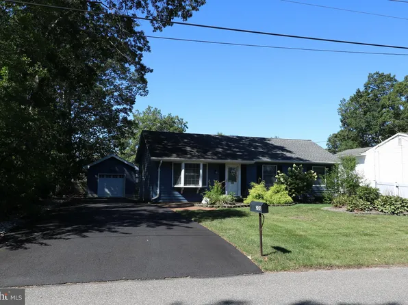 208 Steering Ln, Manahawkin, NJ 08050