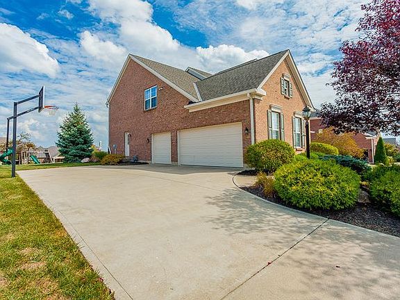 2nd image of 7546 Foxchase Dr