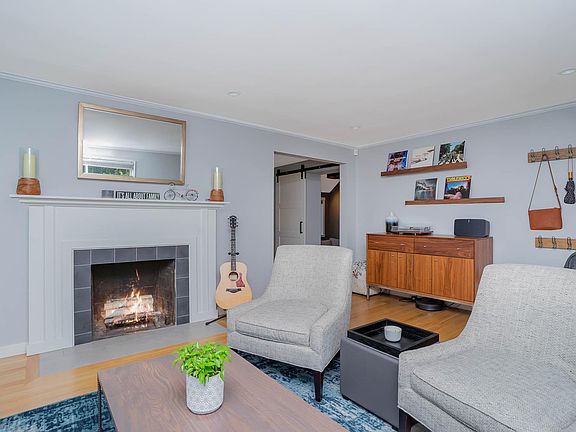 5th image of 5611 45th Ave NE
