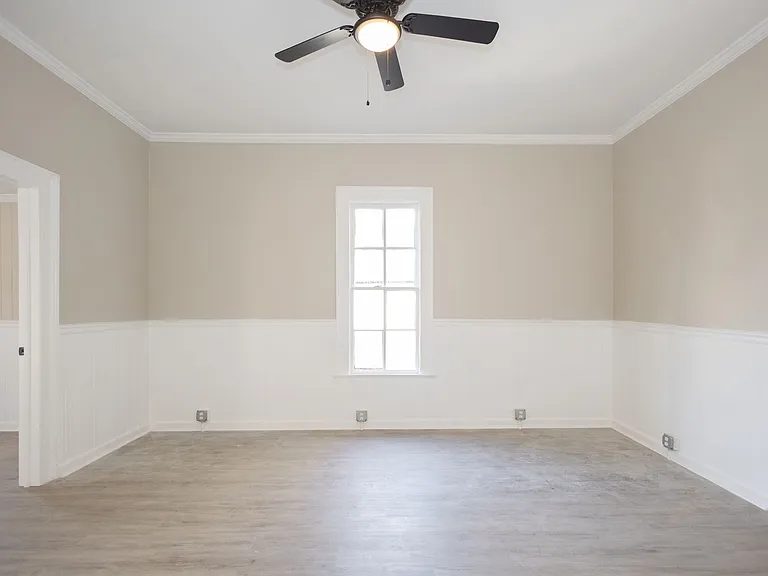 205 W Cherry St — Photo 11