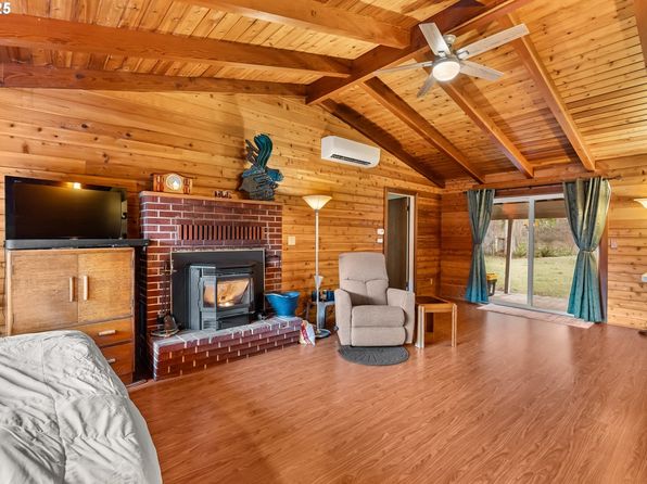 49855 McKenzie Hwy, Vida, OR 97488