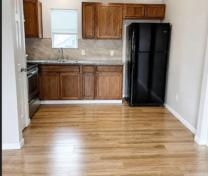 2575 Primrose St #3 — Photo 2