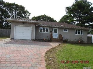 140 New York Ave, Bay Shore, NY 11706