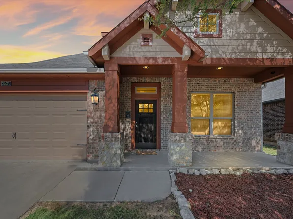 2521 Sanders Ct, Bedford, TX 76021