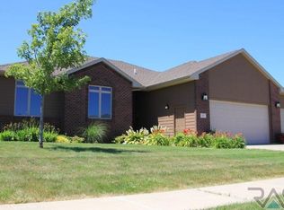 507 Sagehorn Dr, Hartford, SD 57033