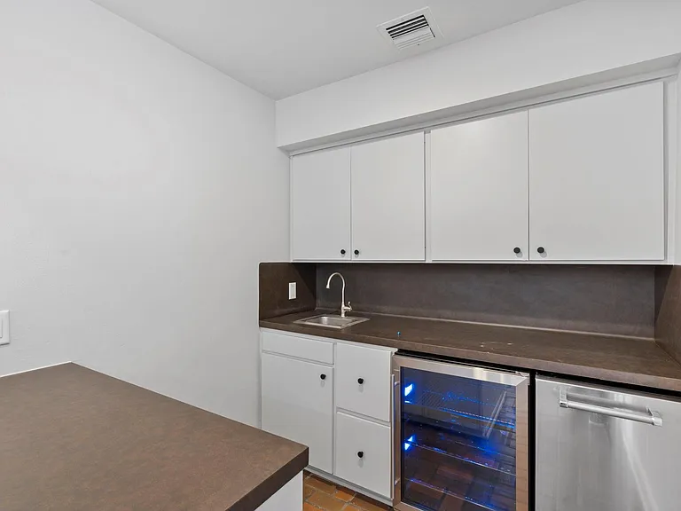365 Piney Point Rd — Photo 30