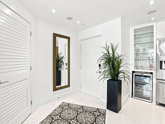 4th image of 17100 N Bay Road #1401