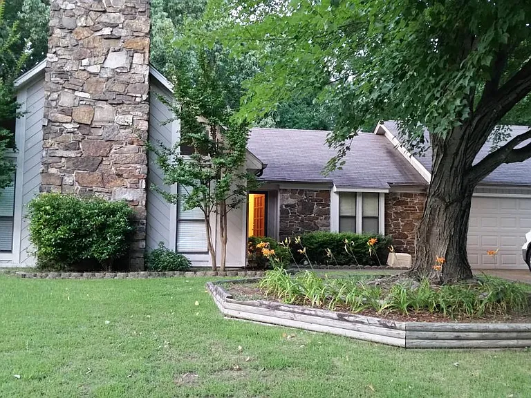 512 Bedlington Dr — Photo 1