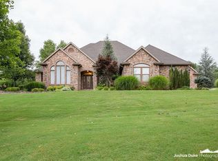 562 Polo Dr, Fayetteville, AR 72703
