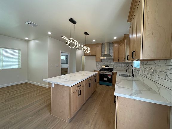 Kitchen with Island Seating