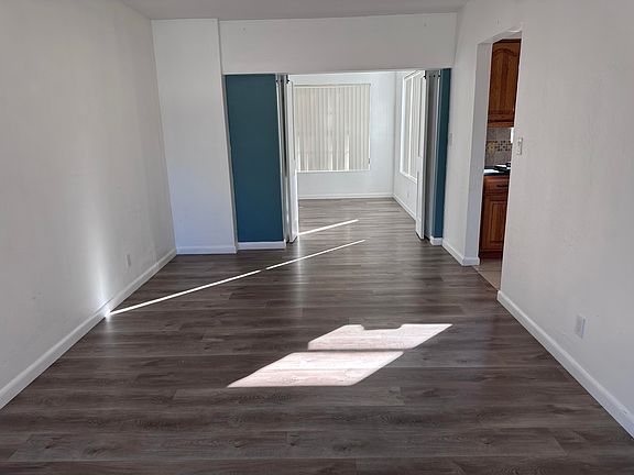 3rd image of 14 Ridgewood Cir