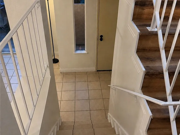 2032 S Bon View Ave #B — Photo 16