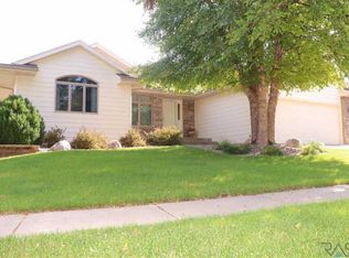 7312 S Valencia Dr, Sioux Falls, SD 57108