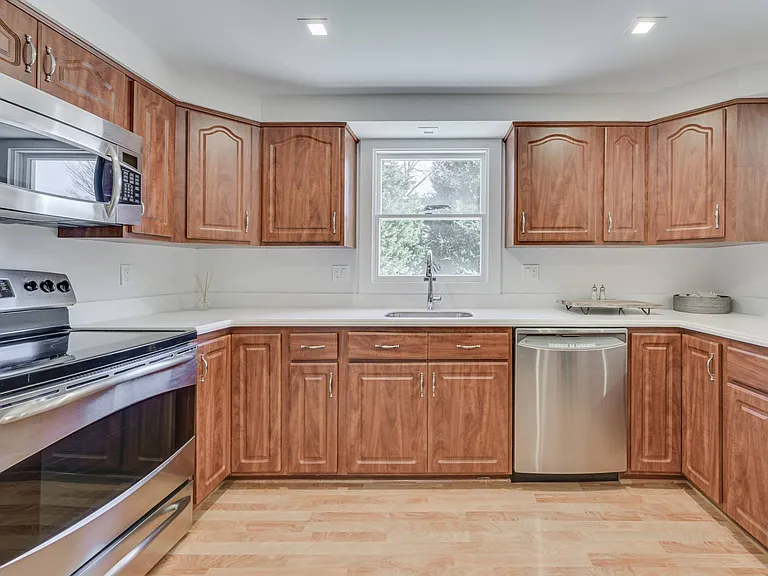 147 Coopers Farm Rd — Photo 9