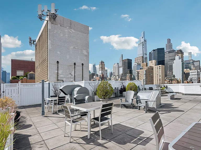155 E 34th St #9V — Photo 6