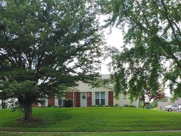 363 Chadwick Pl, Fairborn, OH 45324