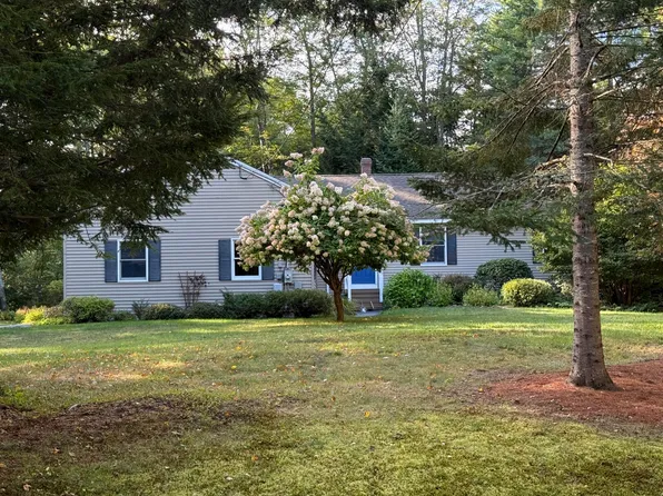 15 Royal Oak Circle, Topsham, ME 04086