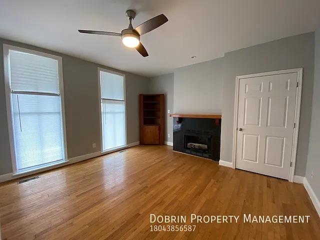 1322 W Clay St — Photo 2